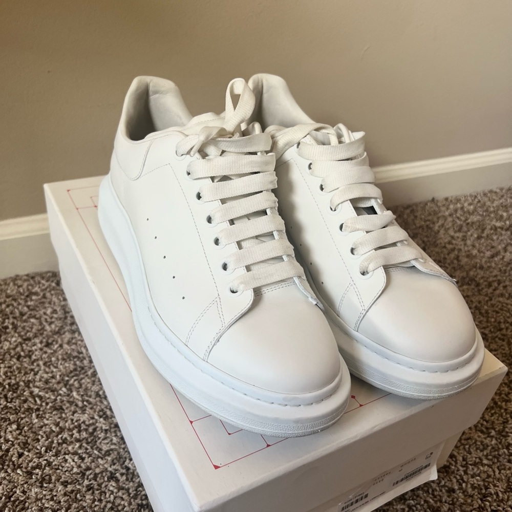 Alexander Mcqueens white size 43 (10)